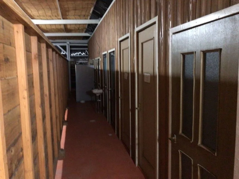 トイレ・シャワー棟