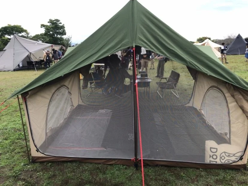 後ろは全面メッシュ