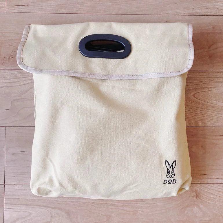 DOD スゴイッスのキャリーバッグ表面