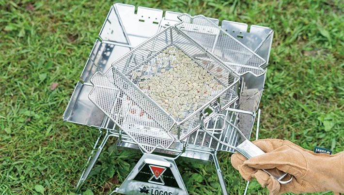 LOGOS 炭火もも焼き器でコーヒー焙煎