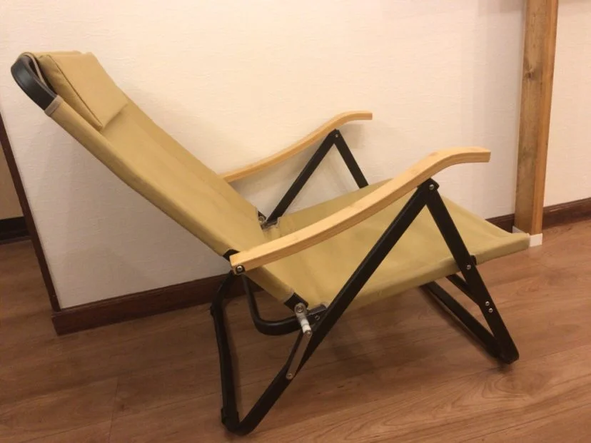 頭にはヘッドレスト