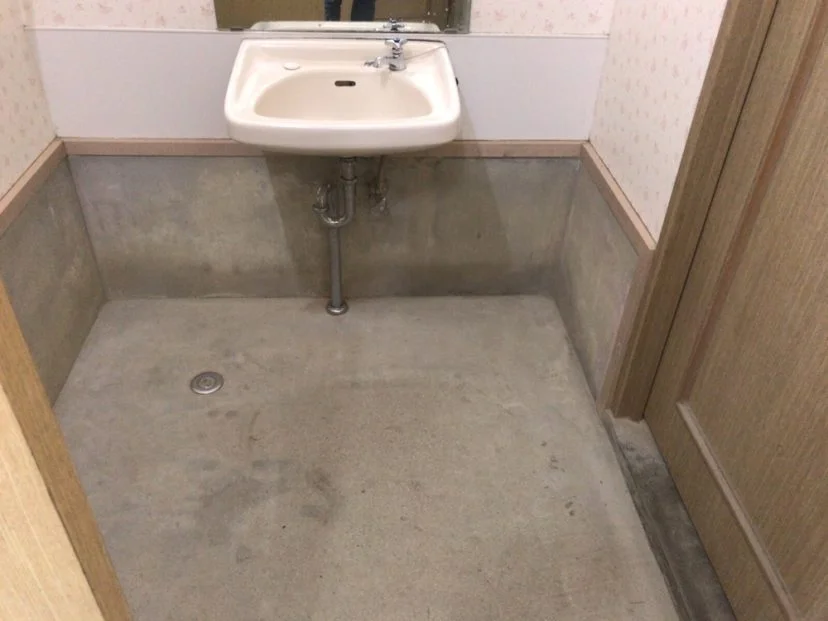 自然の森ファミリーオートキャンプ場の女子トイレ洗面台